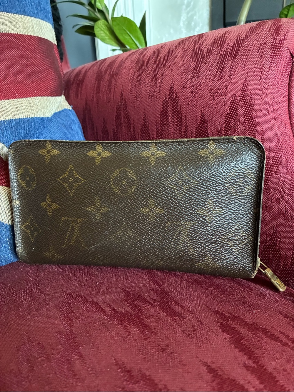 Louis Vuitton Monogram Vintage Zip-Around Wallet in Brown and Gold